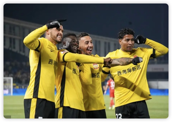 李新翔首秀一射两传 上海海港客场3-3险平青岛西海岸